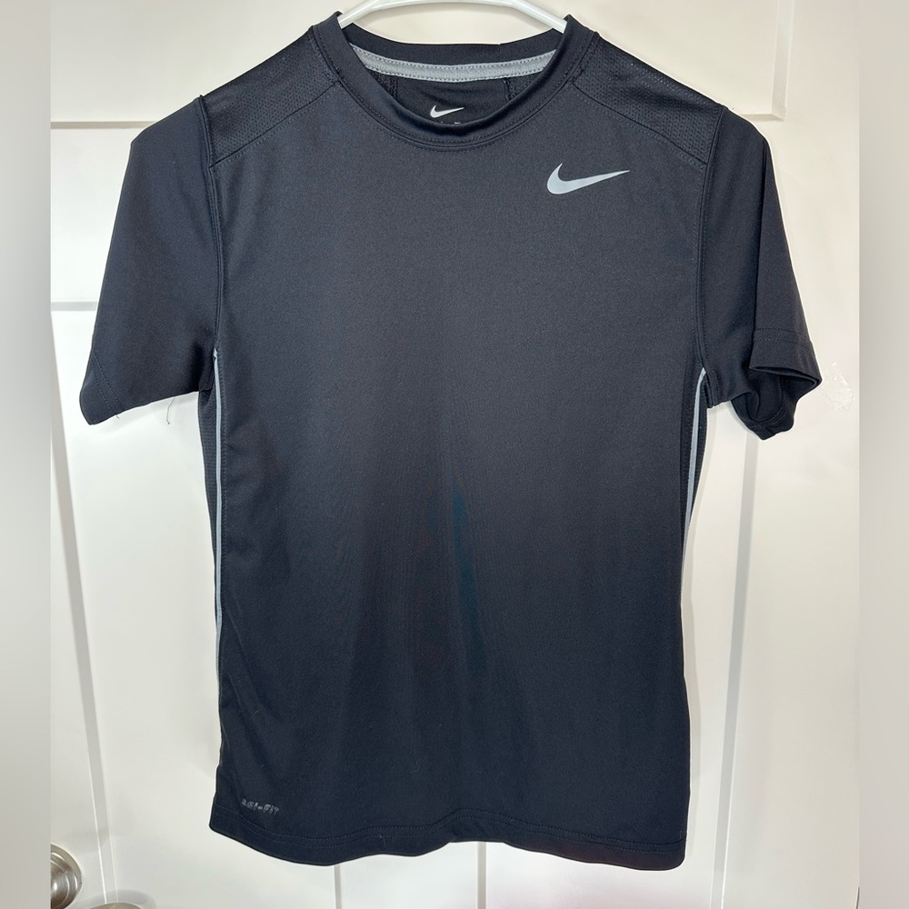 Nike Dri-Fit Boys‎ Medium Black Athletic Performance Tee